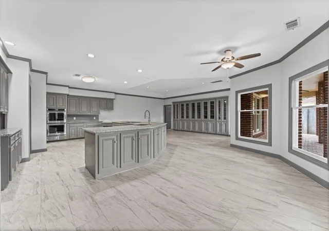 3rd image of 8122 Meadow Crest St, Houston, TX 77071 | MLS# 34310303