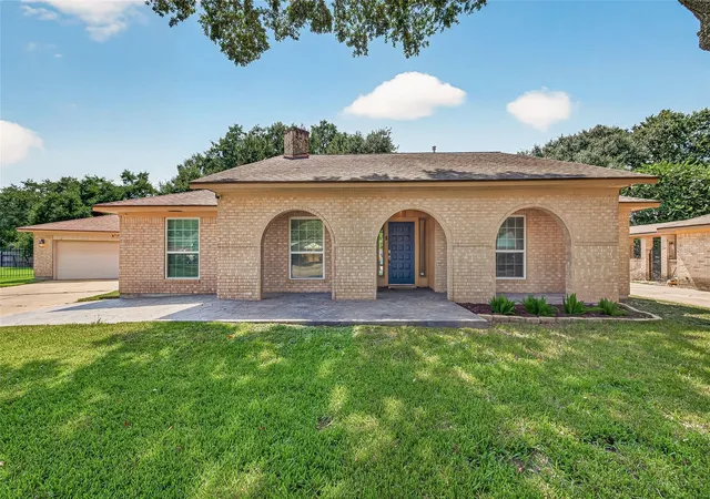 1st image of 2014 Franklin Cir, Rosenberg, TX 77471 | MLS# 33812785
