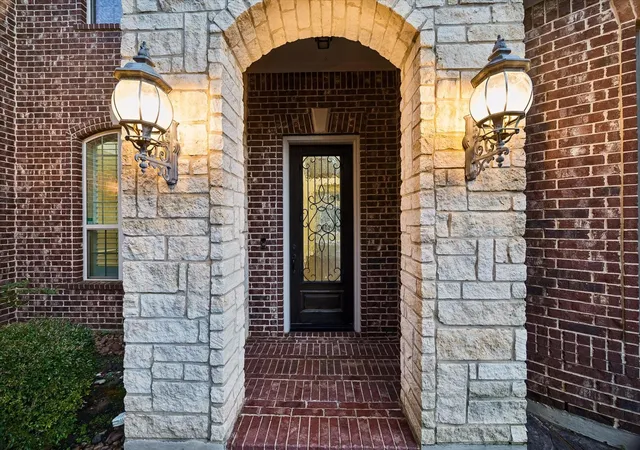 Photo 3 of Single family home for sale at 35 N Fremont Ridge Loop, Spring, TX 77389 | MLS# 52295765 | Listing updated on 2026-09-12