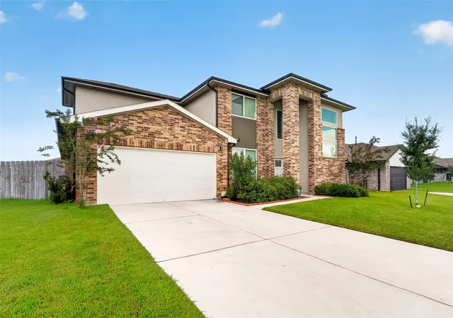 Photo 2 of Single family home for sale at 1023 Park Crst Dr, Missouri City, TX 77459 | MLS# 69616099 | Listing updated on 2026-10-10