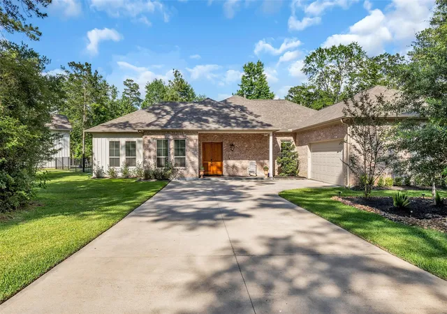 1st image of 12134 S Tara Plantation Dr, Tomball, TX 77375 | MLS# 10542331