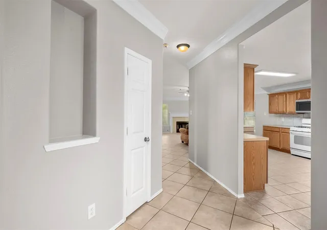 3rd image of 8014 Blackcherry Ln, Baytown, TX 77523 | MLS# 16825505