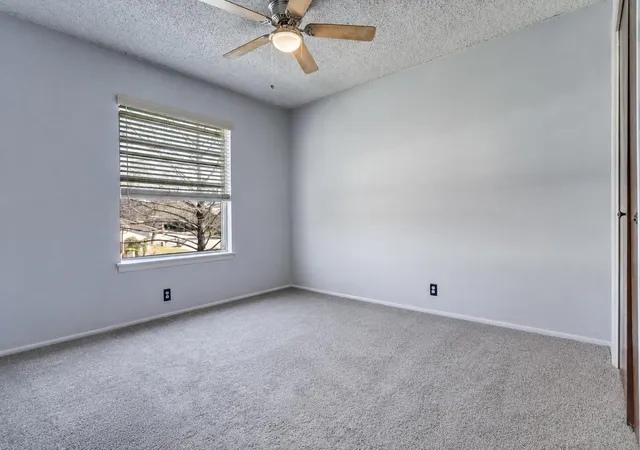 11th image of 406 Amistad Blvd, Universal City, TX 78148 | MLS# 23019155