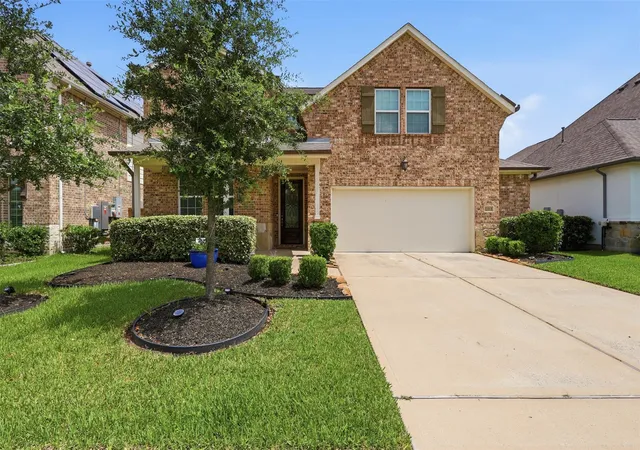 Photo 3 of Sale Pending at 12215 Skene Bnd Dr, Humble, TX 77346 | MLS# 18923866 | Listing updated on 2026-09-09