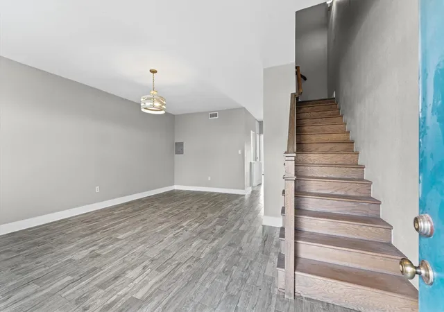 5th image of 830 Threadneedle St #240, Houston, TX 77079 | MLS# 34251808