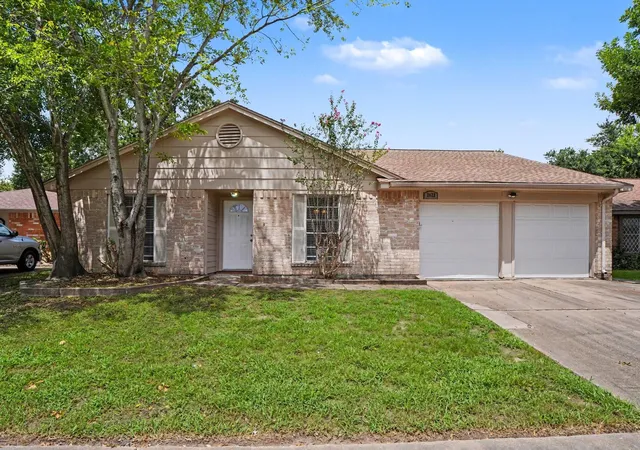 Photo 2 of Single family home for sale at 2423 Crooked Ln, Houston, TX 77084 | MLS# 79160595 | Listing updated on 2026-09-10