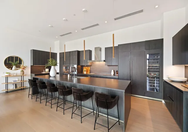 2nd image of 2710 Steel St #704, Houston, TX 77098 | MLS# 2681958