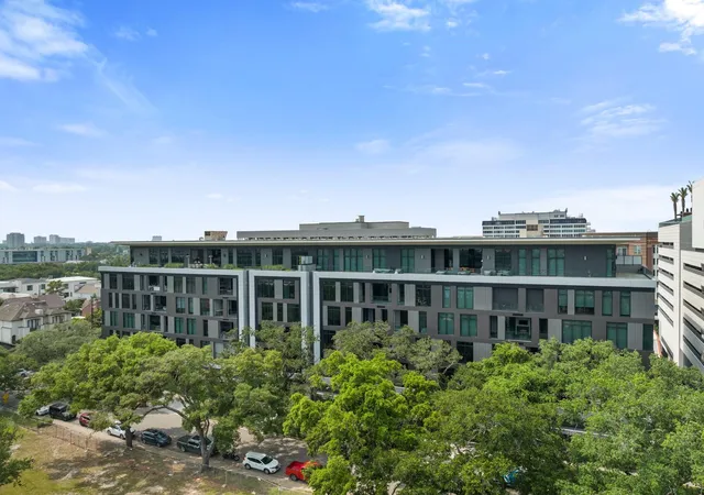 49th image of 2710 Steel St #704, Houston, TX 77098 | MLS# 2681958