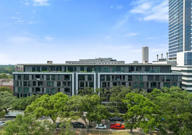 5th image of 2710 Steel St #704, Houston, TX 77098 | MLS# 2681958