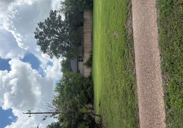 2nd image of 1304 Sydnor, Houston, TX 77020 | MLS# 65651293