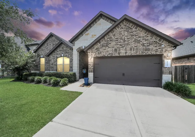 1st image of 2539 Ravenna Ct, Friendswood, TX 77546 | MLS# 93933997