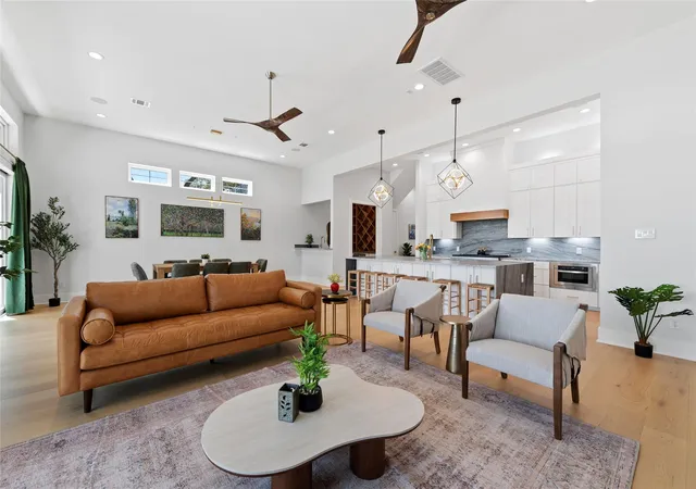 Photo 4 of Single family home for sale at 2854-2858 Lakeshore Dr, Canyon Lake, TX 78133 | MLS# 19863073 | Listing updated on 2026-08-12