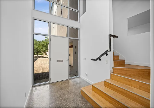 Photo 3 of Townhouse for sale at 505 W Alabama St #C, Houston, TX 77006 | MLS# 28471185 | Listing updated on 2026-08-30