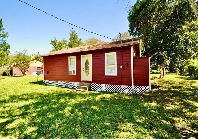 2nd image of 1807 Bell St, Dayton, TX 77535 | MLS# 50006715