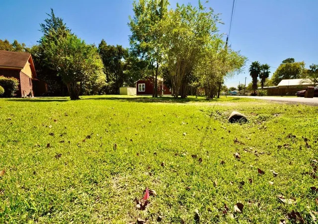 31st image of 1807 Bell St, Dayton, TX 77535 | MLS# 50006715