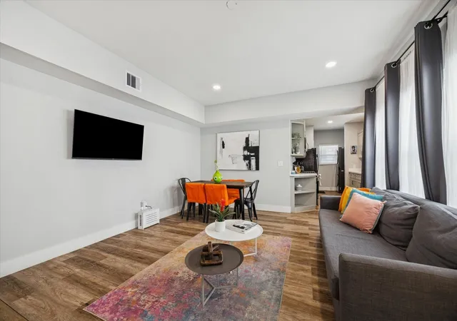 Photo 3 of Sale Pending at 2410 Truxillo St, Houston, TX 77004 | MLS# 64064482 | Listing updated on 2026-09-01