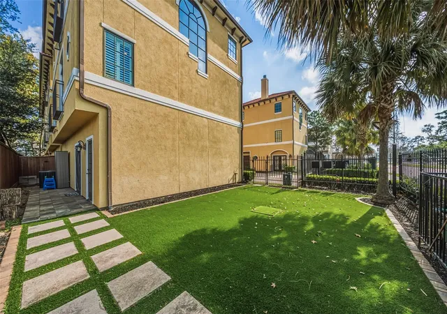 2nd image of 1302 Antoine Dr #A, Houston, TX 77055 | MLS# 22782875