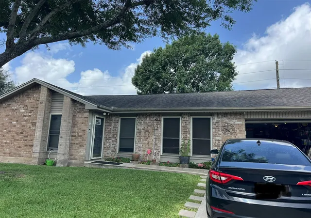 1st image of 1018 W Brompton Dr, Pearland, TX 77584 | MLS# 93417815