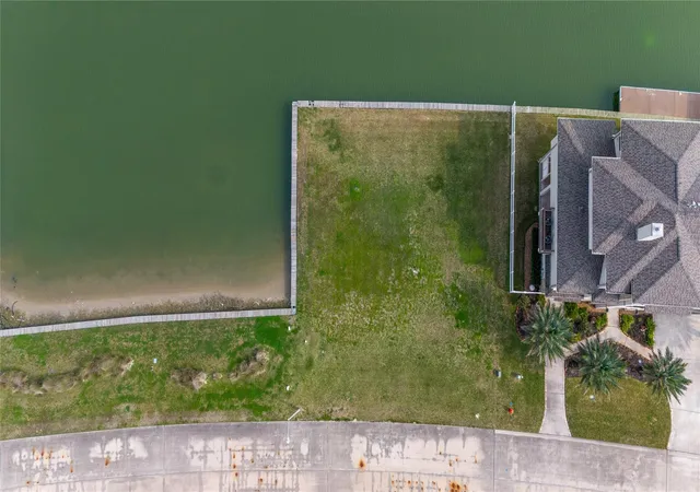 3rd image of 9 Ramrod, Hitchcock, TX 77563 | MLS# 12349753