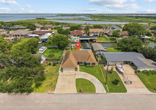 2nd image of 3902 18th St N, Texas City, TX 77590 | MLS# 23390401