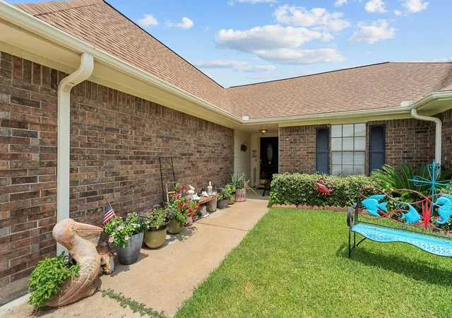 Photo 3 of Single family home for sale at 3902 18th Street N, Texas City, TX 77590 | MLS# 23390401 | Listing updated on 2026-08-11