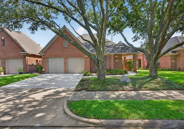 Photo 1 of Single family home for sale at 13911 Carriage Walk Ln, Houston, TX 77077 | MLS# 35339765 | Listing updated on 2026-08-30