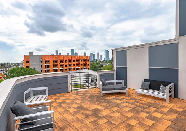 Photo 1 of Condo for sale at 1011 Studemont St #101, Houston, TX 77007 | MLS# 37638042 | Listing updated on 2026-08-10
