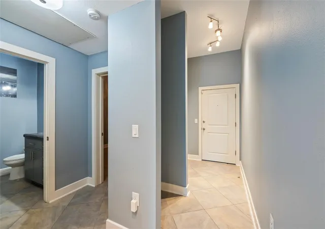 Photo 3 of Condo for sale at 1011 Studemont St #101, Houston, TX 77007 | MLS# 37638042 | Listing updated on 2026-08-10