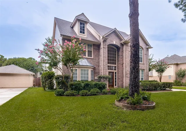 Photo 3 of Single family home for sale at 9407 Walnut Brk Ct, Houston, TX 77040 | MLS# 46317422 | Listing updated on 2026-08-15