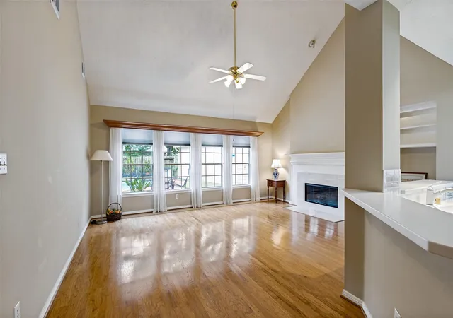 Photo 4 of Single family home for sale at 9407 Walnut Brk Ct, Houston, TX 77040 | MLS# 46317422 | Listing updated on 2026-08-15