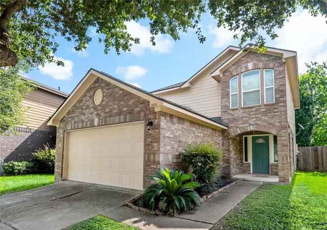 2nd image of 13111 Royal Bell Ct, Houston, TX 77047 | MLS# 98008337