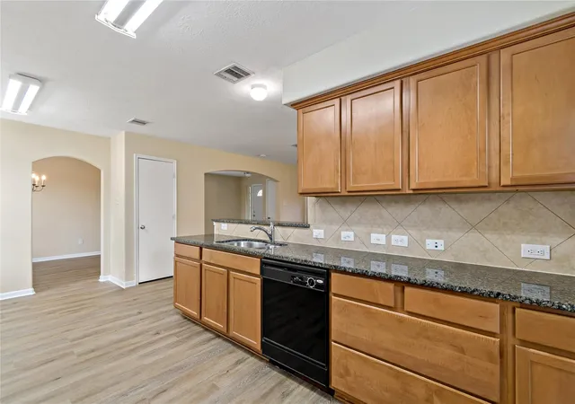 Photo 4 of Sale Pending at 13111 Royal Bell Ct, Houston, TX 77047 | MLS# 98008337 | Listing updated on 2026-10-11