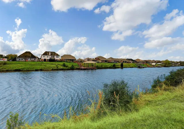28th image of 9135 Creekside Dr, Hitchcock, TX 77563 | MLS# 46836449