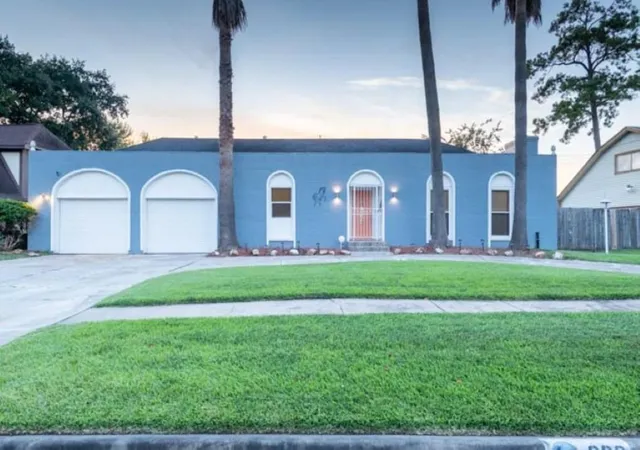 Photo 2 of Single family home for sale at 230 White Cedar St, Houston, TX 77015 | MLS# 64484233 | Listing updated on 2026-08-26