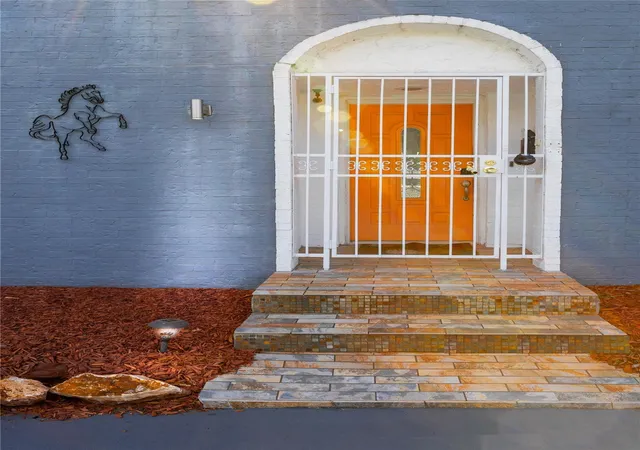 Photo 3 of Single family home for sale at 230 White Cedar St, Houston, TX 77015 | MLS# 64484233 | Listing updated on 2026-08-26