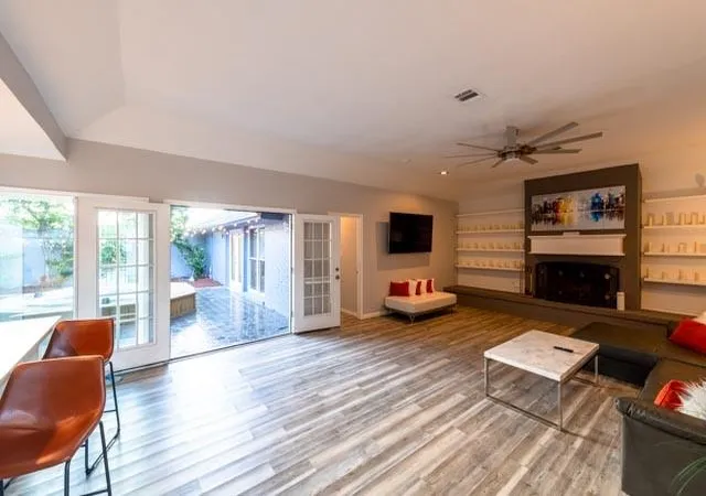 Photo 4 of Single family home for sale at 230 White Cedar St, Houston, TX 77015 | MLS# 64484233 | Listing updated on 2026-09-24