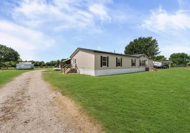 Photo 3 of Sale Pending at 31525 Shiloh, Waller, TX 77484 | MLS# 63563528 | Listing updated on 2026-09-13