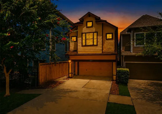 1st image of 545 W 25th St, Houston, TX 77008 | MLS# 54471169