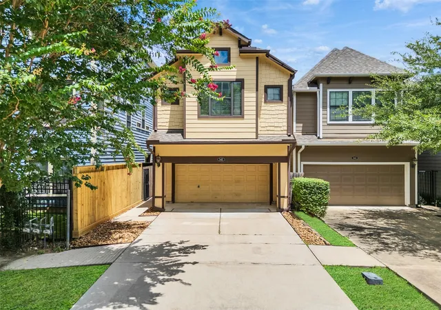 2nd image of 545 W 25th St, Houston, TX 77008 | MLS# 54471169