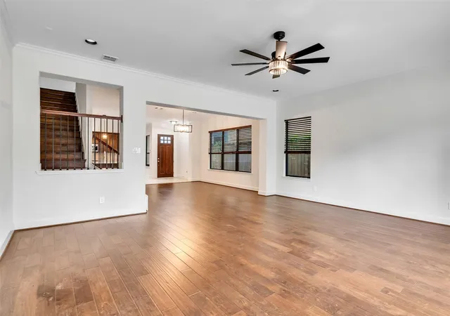 4th image of 545 W 25Th St, Houston, TX 77008 | MLS# 54471169