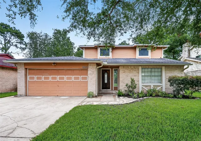 1st image of 16419 Barcelona Dr, Friendswood, TX 77546 | MLS# 24319218