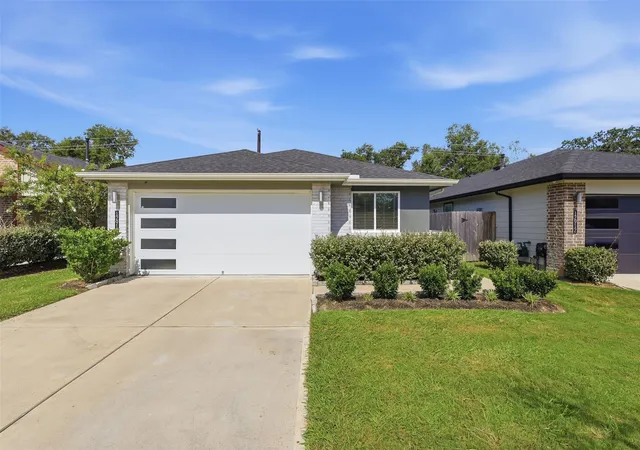 1st image of 12914 Wempe Wy, Houston, TX 77047 | MLS# 12200302