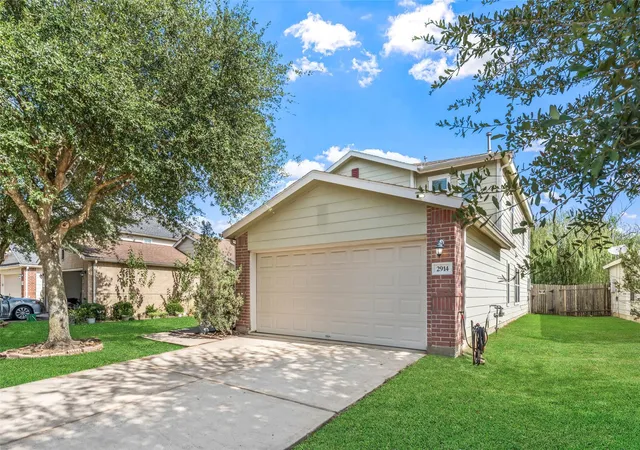 Photo 2 of Single family home for sale at 2914 Rustling Chestnut St, Spring, TX 77389 | MLS# 17954602 | Listing updated on 2026-09-14