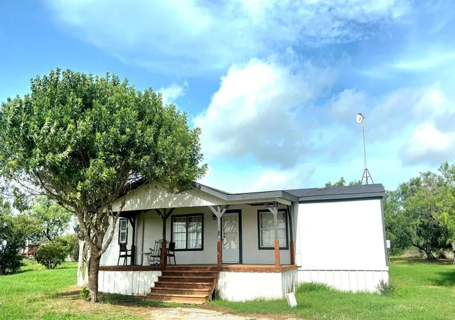 2nd image of 560 S View St, Lytle, TX 78052 | MLS# 12553974
