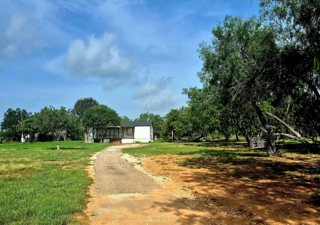 3rd image of 560 S View St, Lytle, TX 78052 | MLS# 12553974