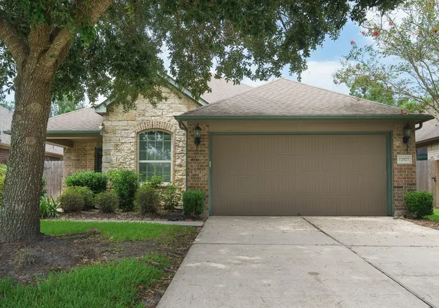 Photo 2 of Sale Pending at 12527 Bridle Springs Ln, Houston, TX 77044 | MLS# 26893671 | Listing updated on 2026-09-11