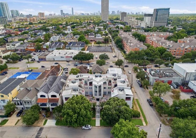37th image of 2100 Huldy St #4, Houston, TX 77019 | MLS# 24206393