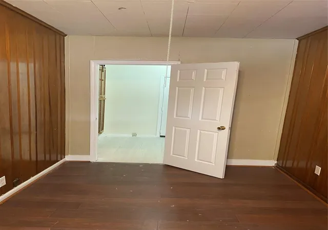 5th image of 6031 Glenhurst Dr, Houston, TX 77033 | MLS# 19944500