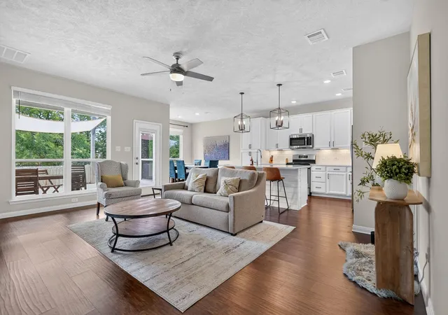 2nd image of 4105 Gregg Ct, College Station, TX 77845 | MLS# 58971750