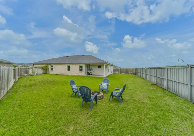 Photo 2 of Single family home for sale at 906 Dairy Prairie Dr, Rosharon, TX 77583 | MLS# 42754370 | Listing updated on 2026-09-09